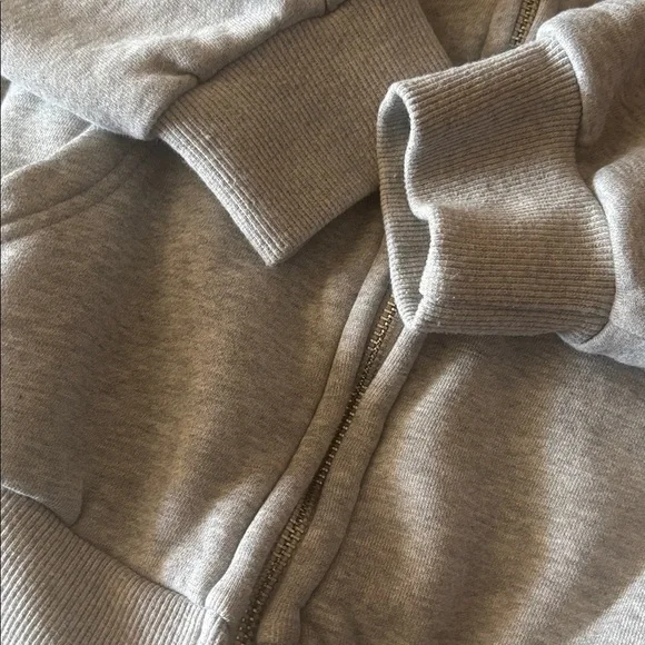 ALO Yoga Women's Light Gray Zip-Up Hoodie - Picture 7 of 7